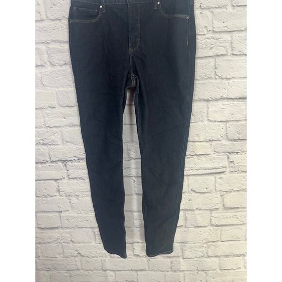 White House Black Market The Skinny Ankle Jean - Size 6 - Picture 3 of 7